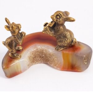 Фигура «Два зайца» из камня агат, 40 мм