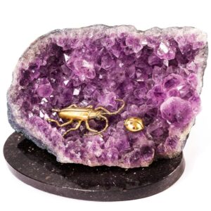 Фигурка «Жук дровосек с божьей коровкой» из камней аметист, мрамор, 70 мм