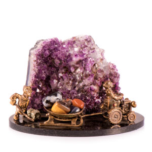 Фигурка «Гном с трактором» из камня аметист, основание празиолит