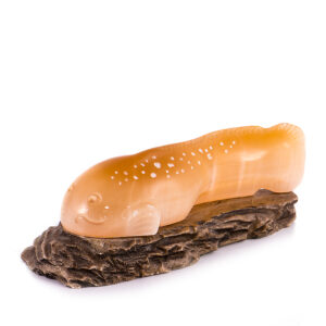 Фигурка из камня «Сом» Драгоценный камень селенит