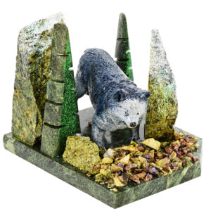 Композиция из камня «Волк» Драгоценный камень змеевик, литьевой мрамор