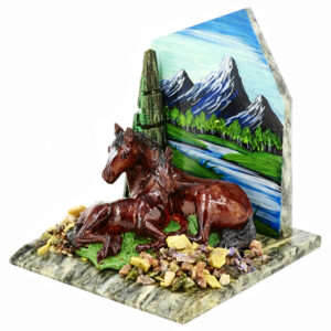 Композиция из камня «Лошади» Драгоценный камень змеевик, литьевой мрамор