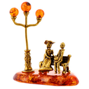 Фигурка «Влюбленные» из янтаря