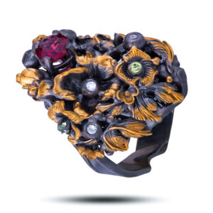 Кольцо «Вероника», камни гранат, хризолит, фианит, размер 18,25