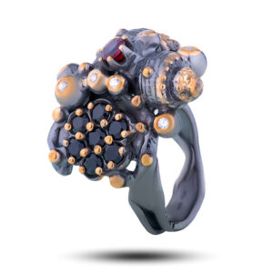 Кольцо «Ракушки», камни гранат, шпинель, фианит, размер 18