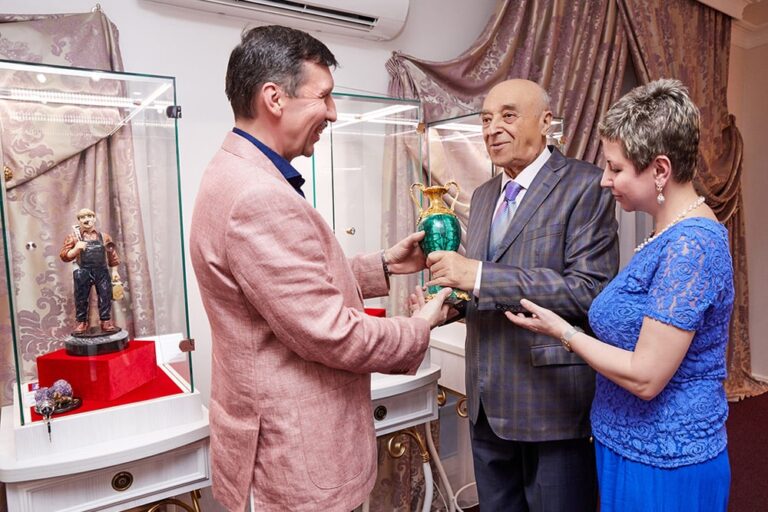 Владимир Этуш в «Галерее самоцветов»