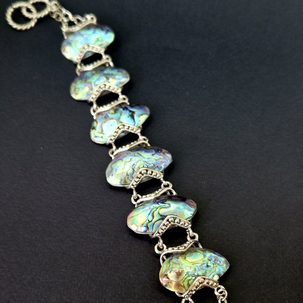 Браслет "6 ракушек", камень перламутр, Арт. НГ-13020