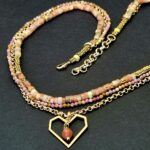 Колье 3 нити, камни гематит, родохрозит, яшма, родий золотого цвета, 42-44-46 см, Арт. Д-О-2307