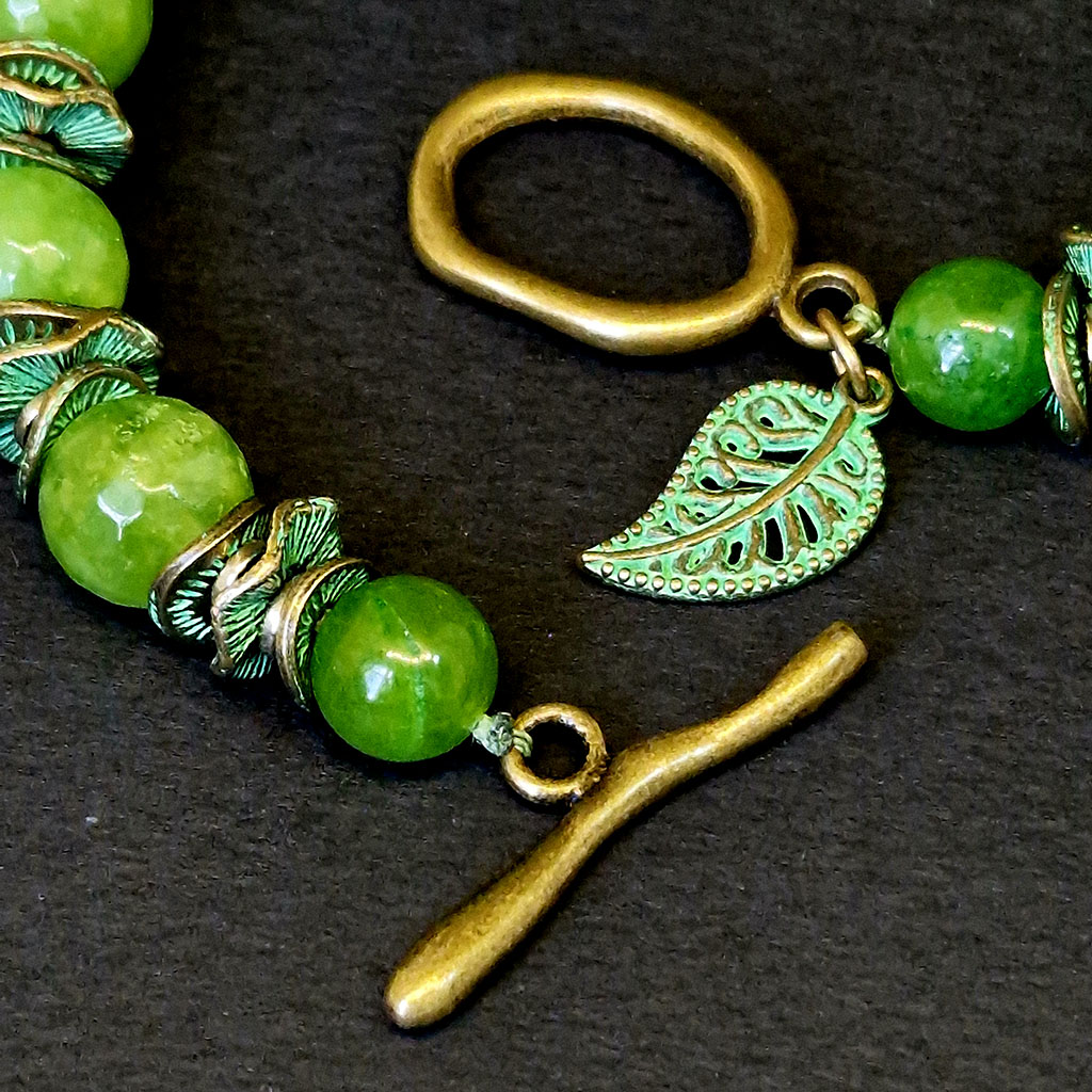 Браслет "Лес", камень оливин, латунь платинированная, Арт. АП-14982