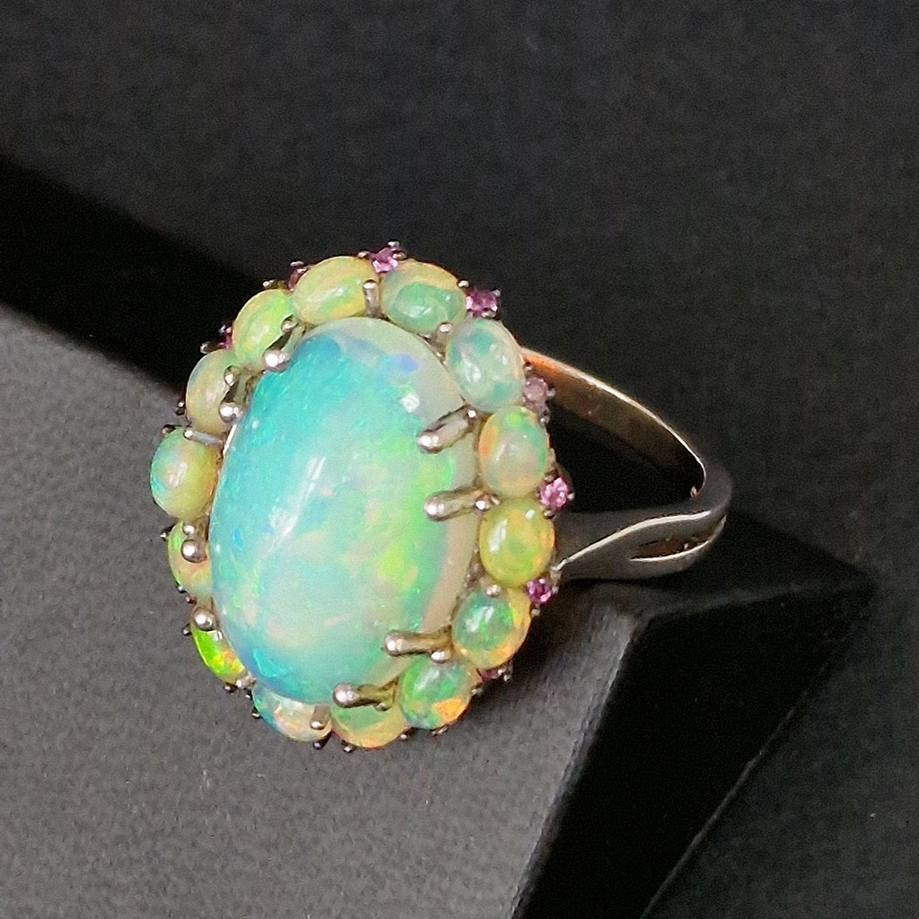 Кольцо НГ-6598, камни опал, шпинель, размер 19