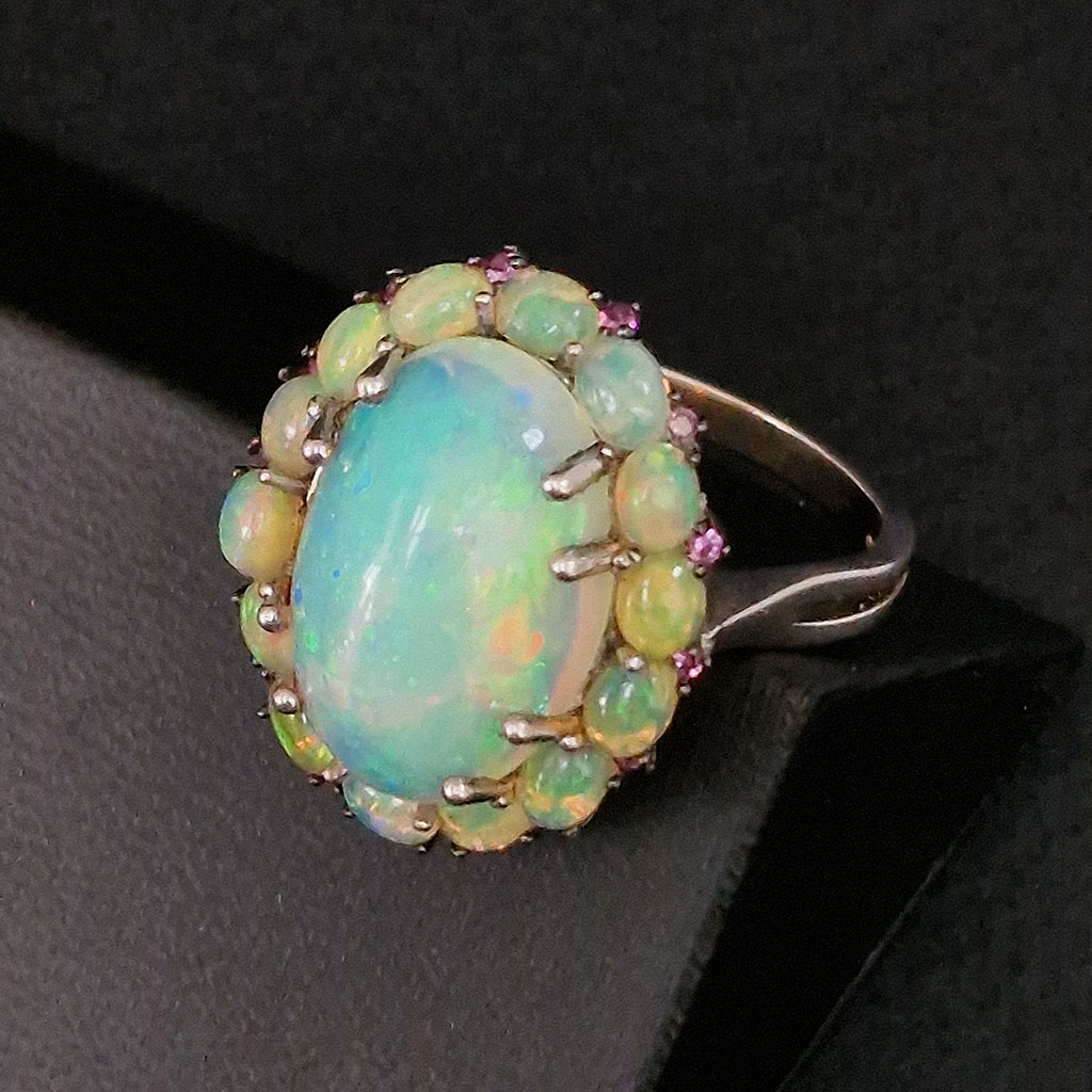 Кольцо НГ-6598, камни опал, шпинель, размер 19