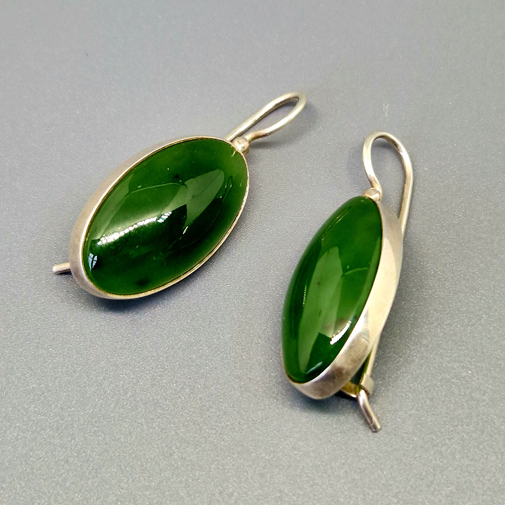 Серьги ГРП-1376, камень кефрит байкал