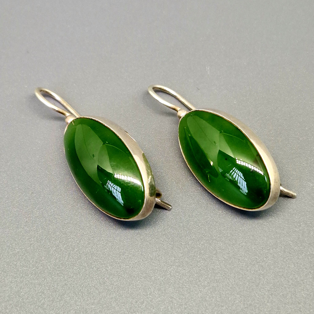 Серьги ГРП-1376, камень кефрит байкал