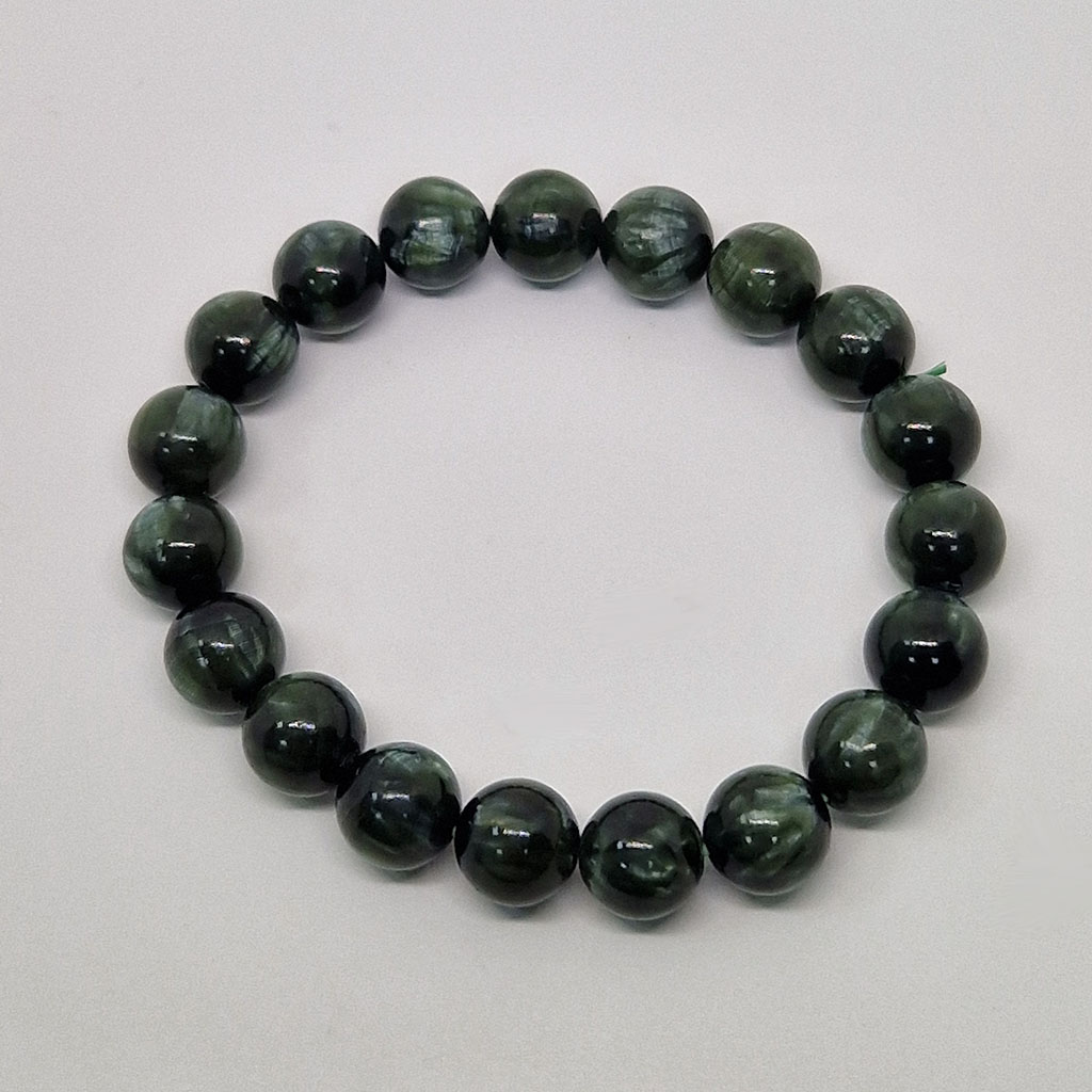 Браслет на резинке из камня клинохлор, Арт. НГ-13889