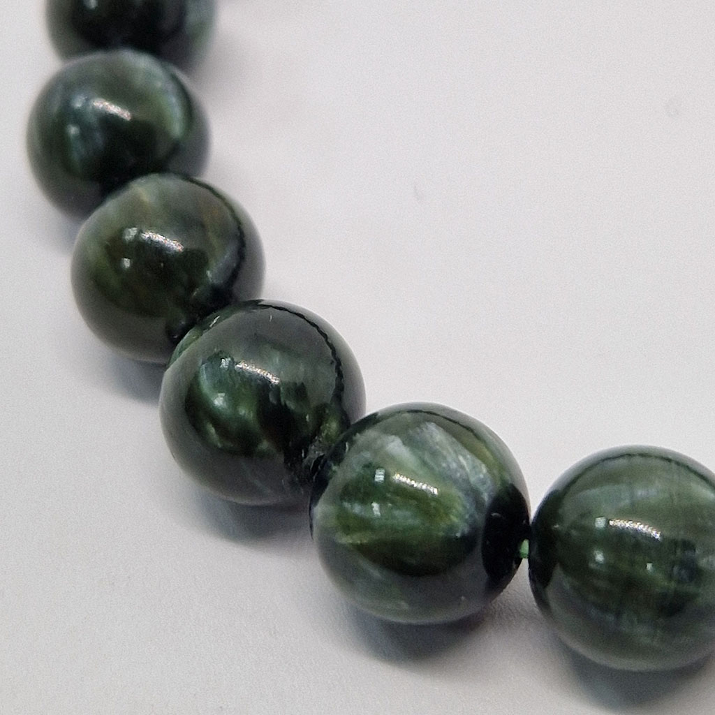 Браслет на резинке из камня клинохлор, Арт. НГ-13889